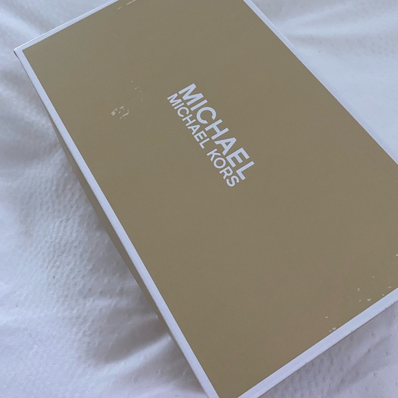 Michael Kors Chantal patent leather pumps - Picture 3 of 7